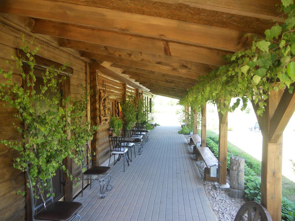 Viesu Maja Forrest Vila Dzimtmisa Exterior foto
