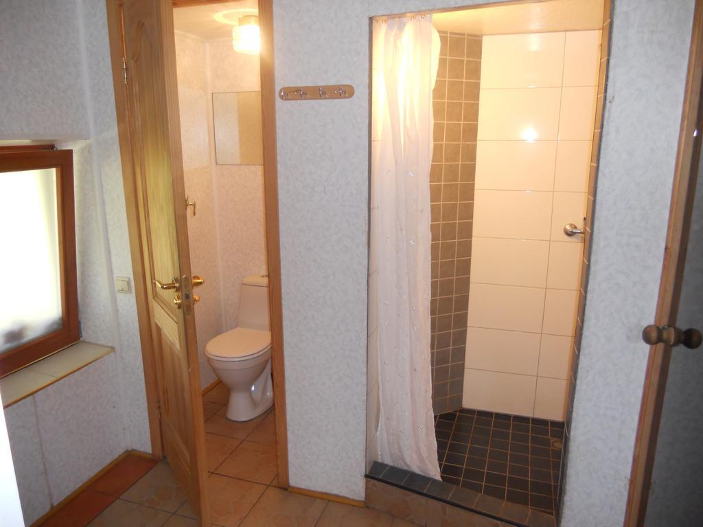 Viesu Maja Forrest Vila Dzimtmisa Exterior foto