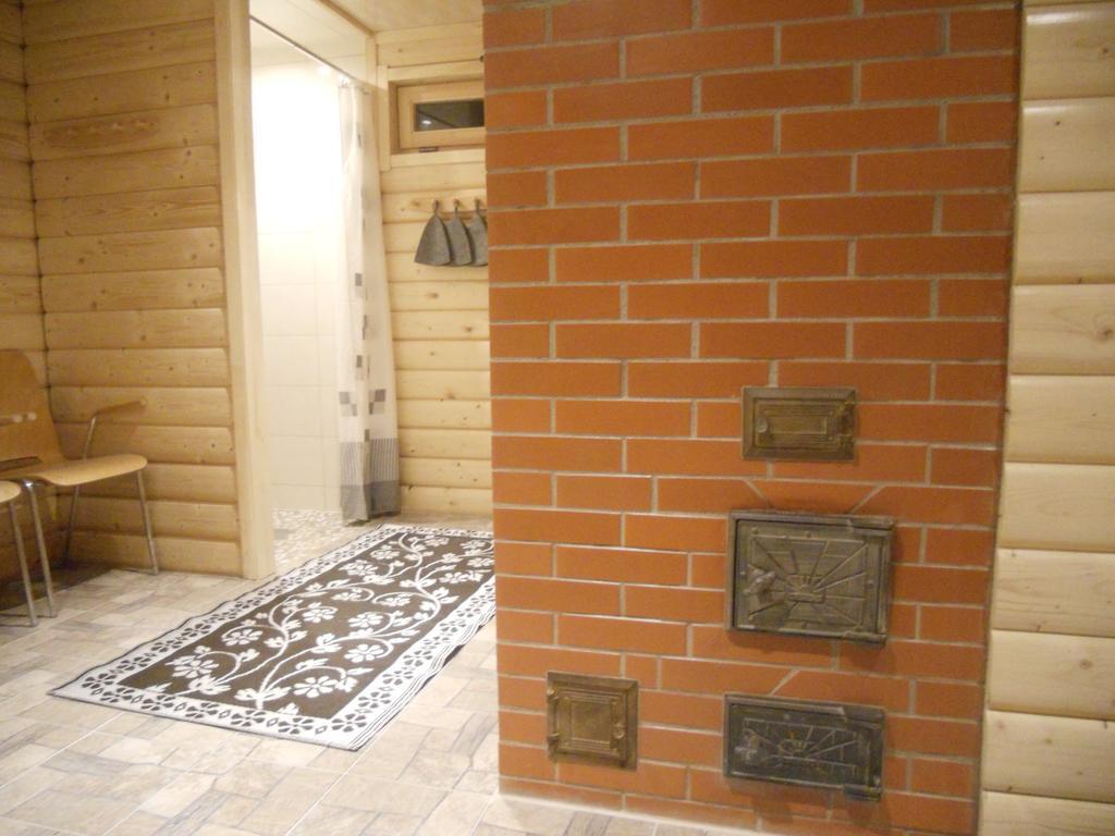 Viesu Maja Forrest Vila Dzimtmisa Exterior foto