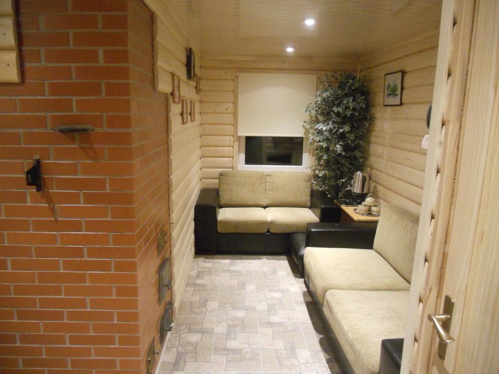 Viesu Maja Forrest Vila Dzimtmisa Exterior foto