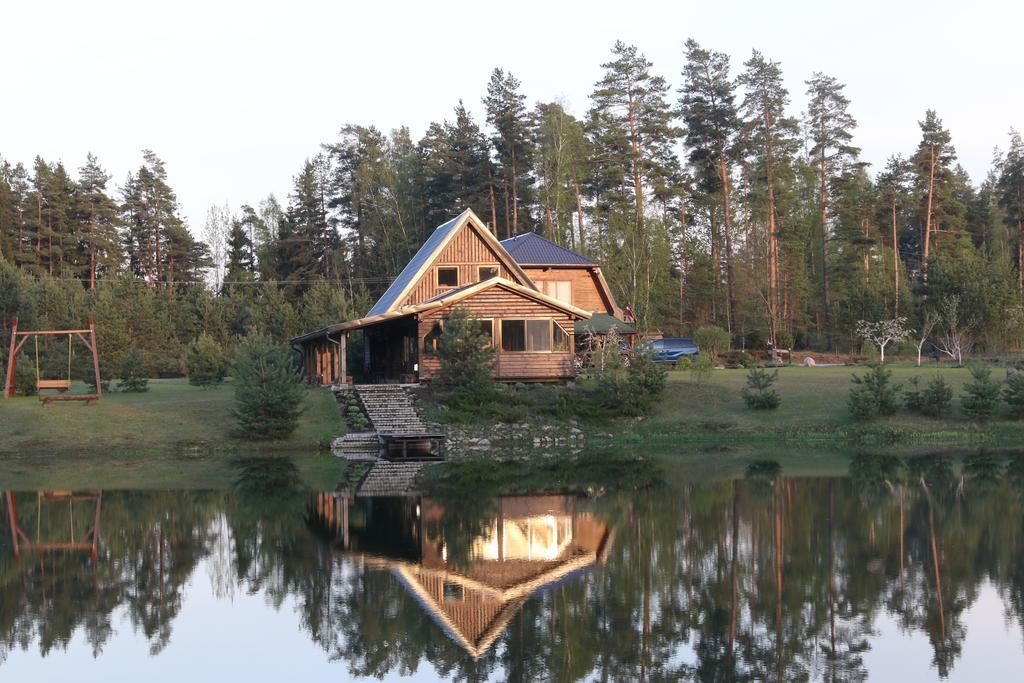 Viesu Maja Forrest Vila Dzimtmisa Exterior foto