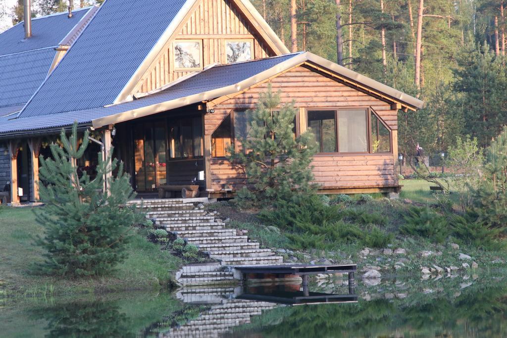 Viesu Maja Forrest Vila Dzimtmisa Exterior foto