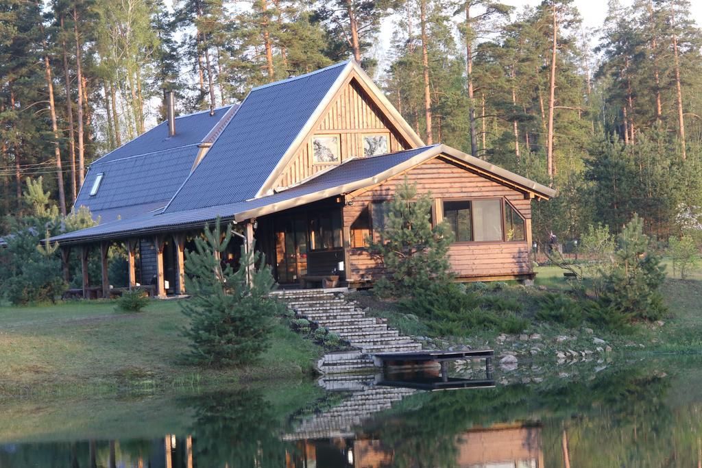 Viesu Maja Forrest Vila Dzimtmisa Exterior foto