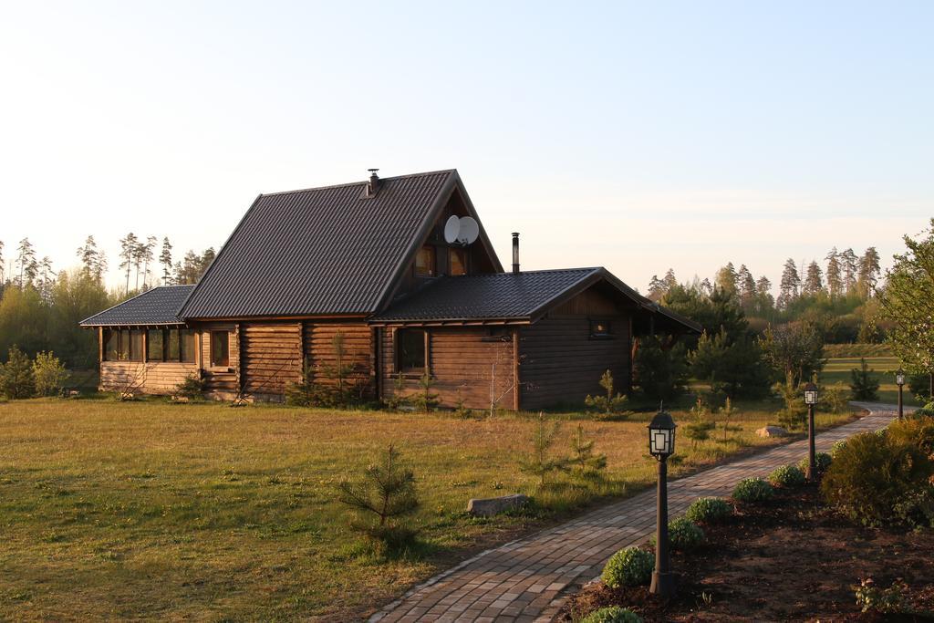 Viesu Maja Forrest Vila Dzimtmisa Exterior foto