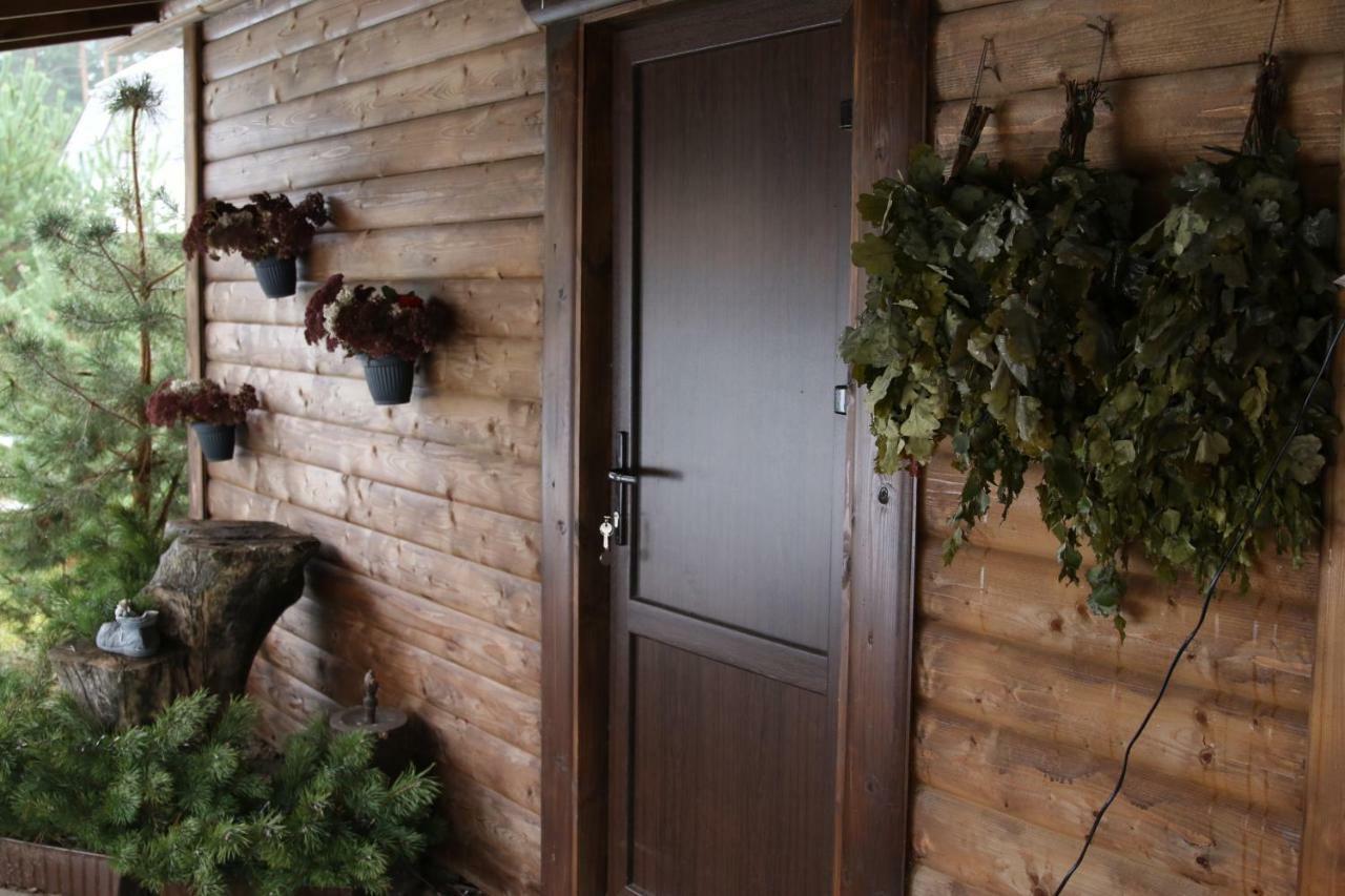 Viesu Maja Forrest Vila Dzimtmisa Exterior foto